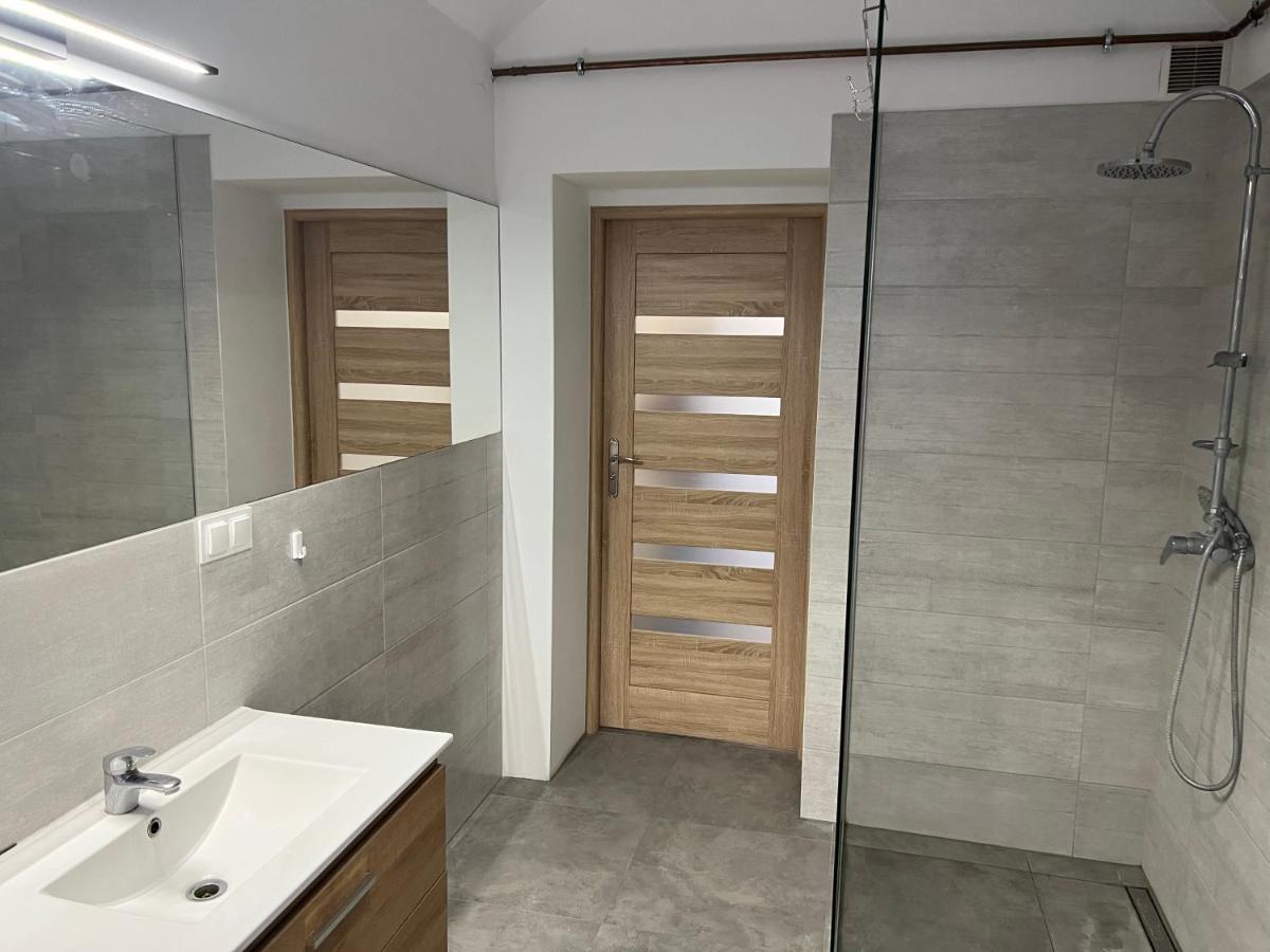 Apartament 3 Pokojowy Z Parkingiem Appartement Zabkowice Slaskie Buitenkant foto