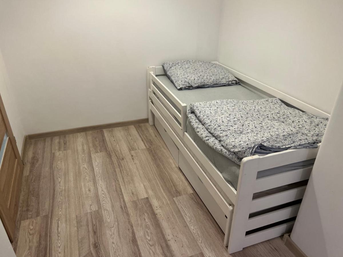 Apartament 3 Pokojowy Z Parkingiem Appartement Zabkowice Slaskie Buitenkant foto